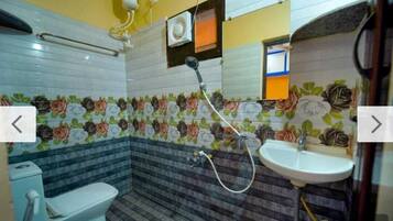 Family Double Room | Bathroom