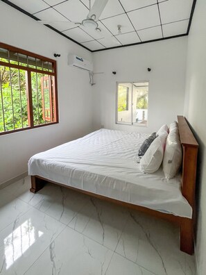 Room - Rivora 2-Bedroom Apartment in Aluthgama Near Bentota Beach (Aluthgama)