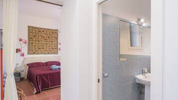 Dusche, Haartrockner, Bidet, Handtücher