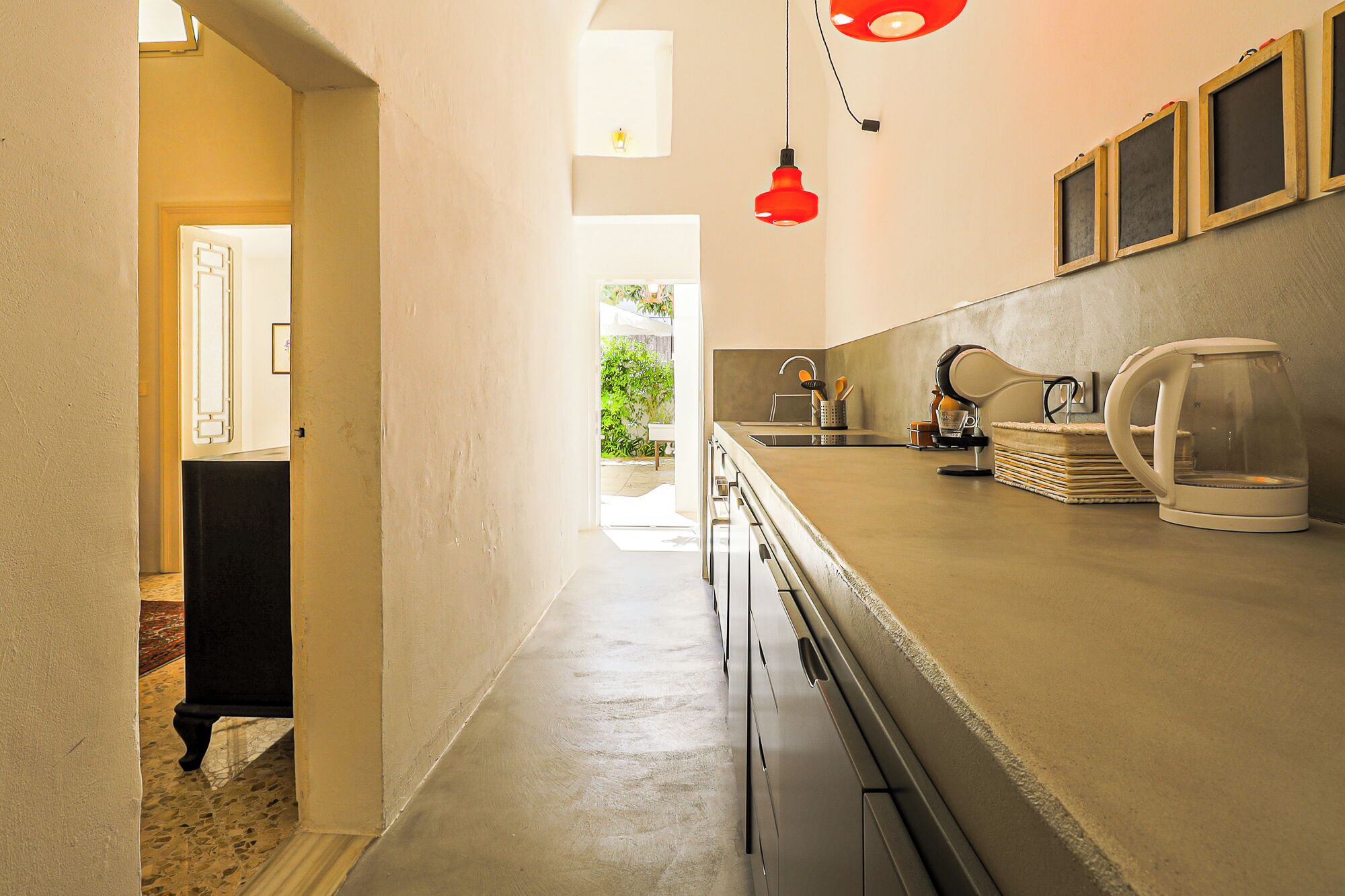Frigorifero, forno, piano cottura, lavastoviglie