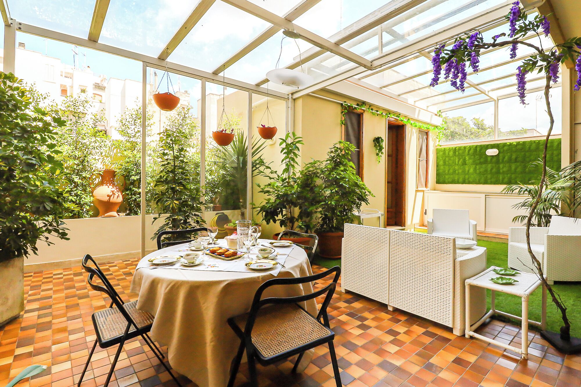 屋外ダイニングエリア