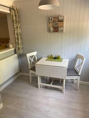 Dining - Petherton Cottage (Ringwood)