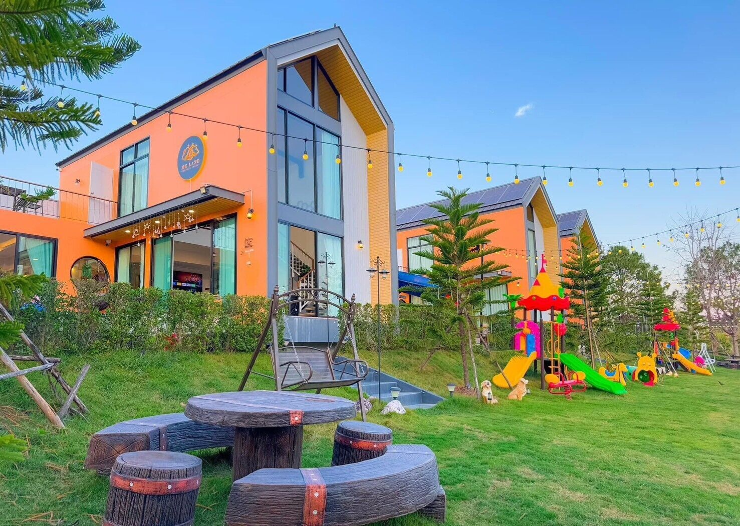 Zona de jocs infantil: a l'aire lliure