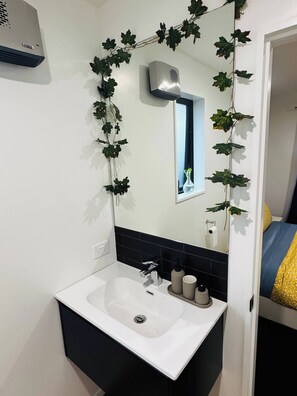 Zimmer, 1 Schlafzimmer | Badezimmer