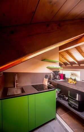 Private kitchen - Cozy Apartment - Turquoise (Bedero)