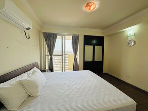 2 bedrooms, free WiFi, bed sheets, wheelchair access - 2-bedroom, 14th floor apartment in Nakkhu, Lalitpur nearby Medi-Citi hospital. (Lalitpur)