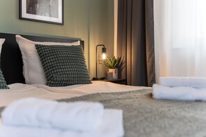 2 chambres, fer et planche à repasser, Wi-Fi, draps fournis