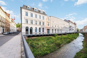 Exterior - REGENT vacation apartment on the Elbe for up to 7 people, old town location, S-Bahn DD, 2 car SP (Meißen)