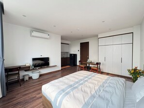 Superior Studio, Balcony, City View | Desk, free WiFi - Nam Hai Apartment (Vinh Yen)