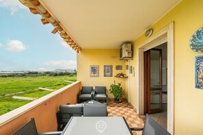 Outdoor dining - Panorama Flat – Poetto View (Quartu Sant'Elena)
