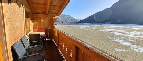 อพาร์ทเมนท์ | ระเบียง