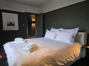 8 Schlafzimmer, Bügeleisen/Bügelbrett, Reisekinderbett, Internetzugang