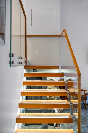 Interior - 2BR Loft |A/C, Netflix, Private Deck| Walk to City (Auckland Central)