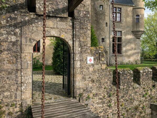 Property grounds - Privatize a fairytale castle - 5 suites - 20 mn from Puy du Fou (Combrand)