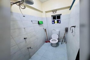 Shower, towels, soap, toilet paper - Quantity studio in Ngara, 3mins drive to Nairobi Cbd (Nairobi)