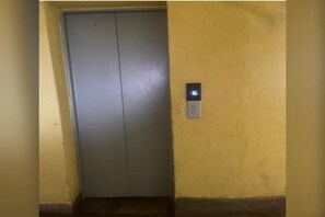 Interior - Quantity studio in Ngara, 3mins drive to Nairobi Cbd (Nairobi)