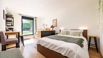 1 habitación, tabla de planchar con plancha, wifi y ropa de cama