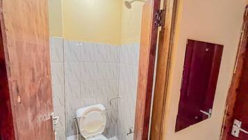 Dusche, Handtücher, Seife, Toilettenpapier