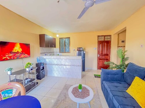 Serene 1-bedroom bed & breakfast in charming Mombasa -Bamburi