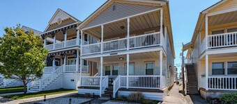 Family-Friendly 3BR/2BA Condo w/ Sunset Views • Walk to Beach