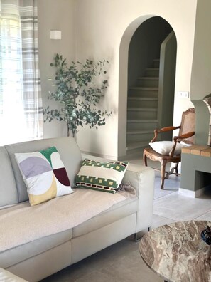 TV - VILLA CAPU - 5 BDRMS WITH POOL AND GARDEN (Lecci)
