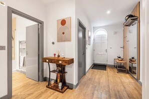 Interior - Central Spacious Luxury Apt.- Train London 35min- Stansted 45 min -Free Parking (Hertford)