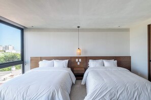 1 dormitorio, escritorio, tabla de planchar con plancha y wifi