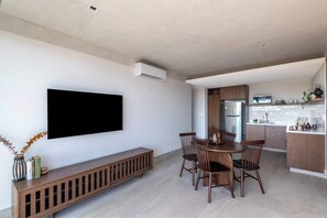 Dining - Mojarra 27: Apt. with Balcony & King Bed (Cancún)