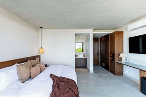 2 bedrooms, desk, iron/ironing board, WiFi - Mojarra 27: New Apt w/Balcony - Heart of Cancun (Cancún)