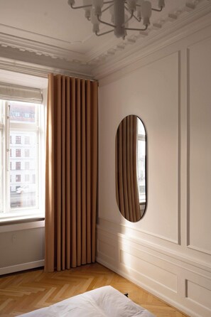 4 bedrooms, desk, iron/ironing board, travel cot - Nyhavn63 Suites - Canalside - 4 Bedrooms (København)