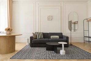 TV, offices - Nyhavn63 Suites - Canalside - 4 Bedrooms (København)