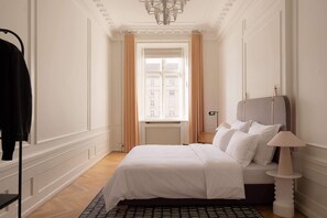 4 bedrooms, desk, iron/ironing board, travel cot - Nyhavn63 Suites - Canalside - 4 Bedrooms (København)