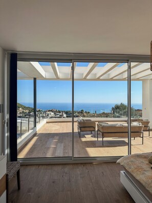 Stórt Deluxe-einbýlishús - 4 svefnherbergi - einkasundlaug - sjávarsýn | Útsýni úr herberginu