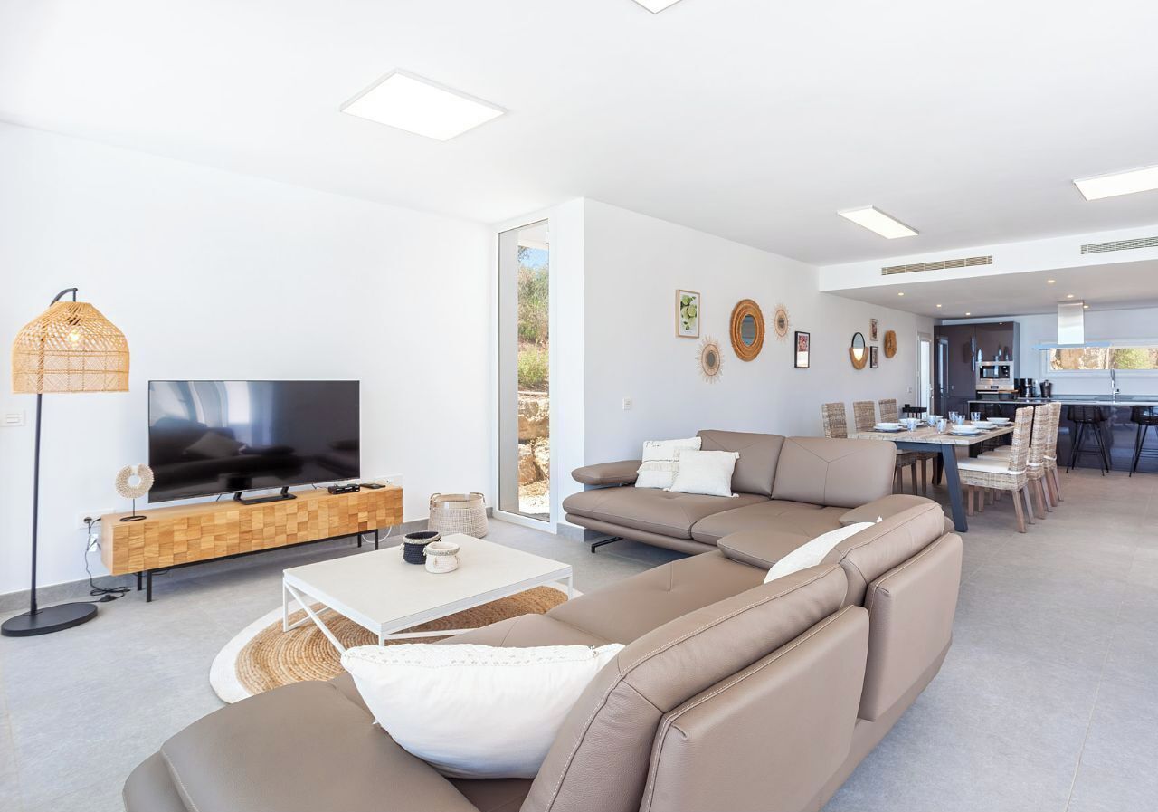 Deluxe Villa, 4 Bedrooms, Private Pool, Sea View | Living area