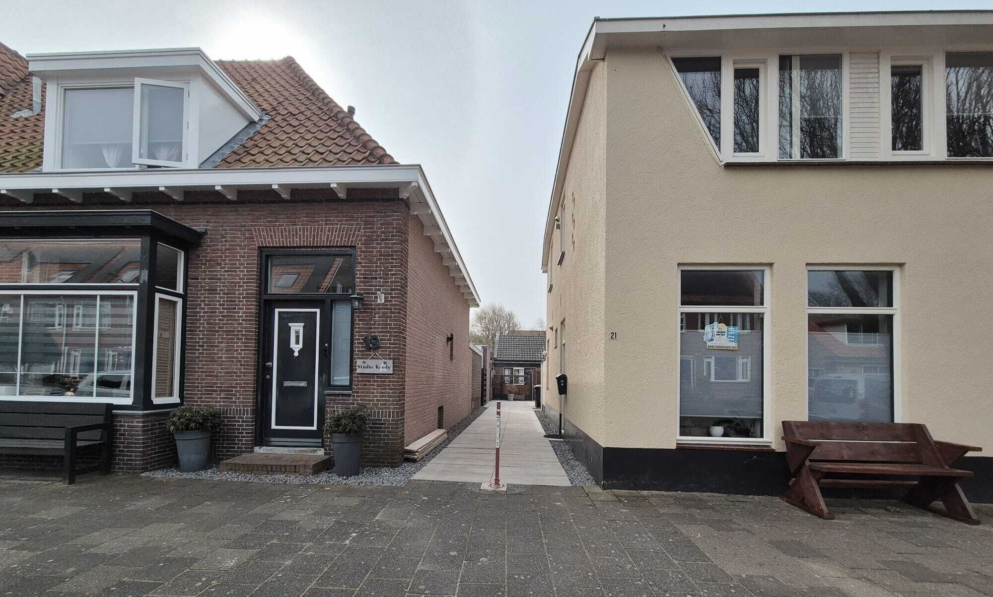 المنشأة من الخارج