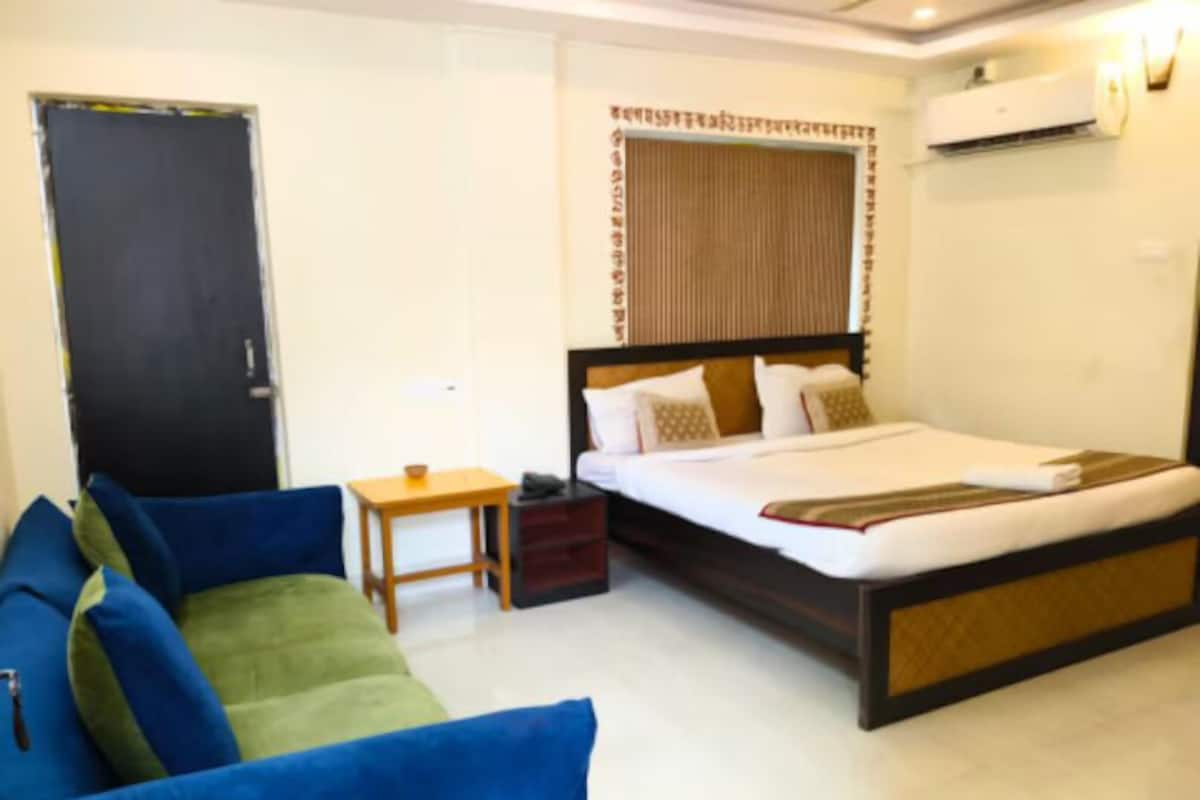 Executive Four Bed AC with Free Wifi | View from room
