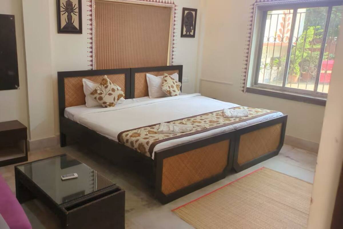 Executive Triple Bed AC with Free Wifi | 免費無線上網、床單
