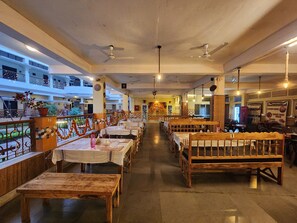 Dining - The Kolam (Bolpur)