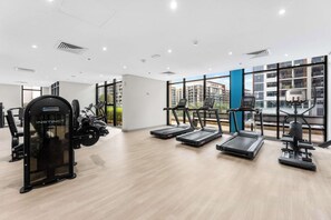 Fitness facility - Free housekeeping visits during your stay - StayShort - Contemporary Studio Retreat in Meydan for 2 (Meydan)