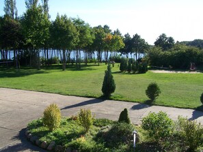 Property grounds - Mobile Home im Ferienpark mit Seezugang (Dabel)