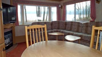 Mobile Home | Dining