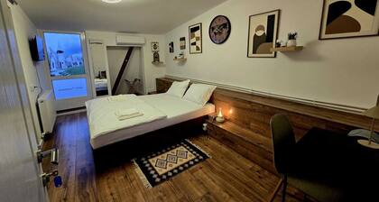 Wood Nest Bragadiru – Cozy Apartment near Bucharest + Free Parking