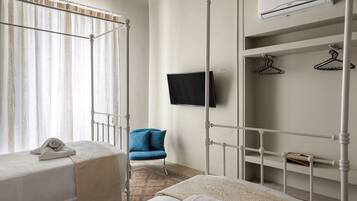 Phòng 4 dành cho gia đình, ban công, quang cảnh thành phố