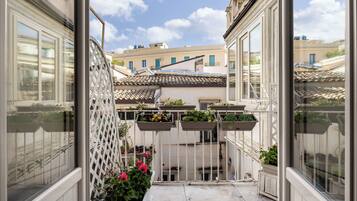 Double Room, Balcony | Interior