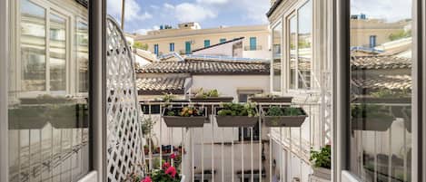 Double Room, Balcony | Interior