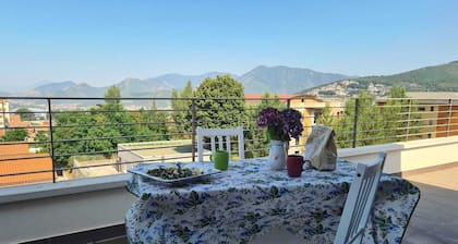 Cosy flat with free parking, near Amalfi Coast and Naples, greenery and peaceful!
