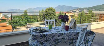 Cosy flat with free parking, near Amalfi Coast and Naples, greenery and peaceful!