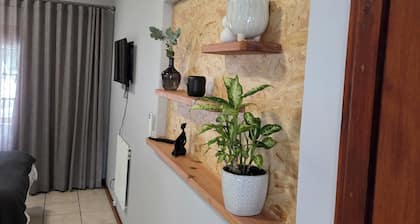 Beautiful 1-bedroom apartment with AC in charming Swellendam