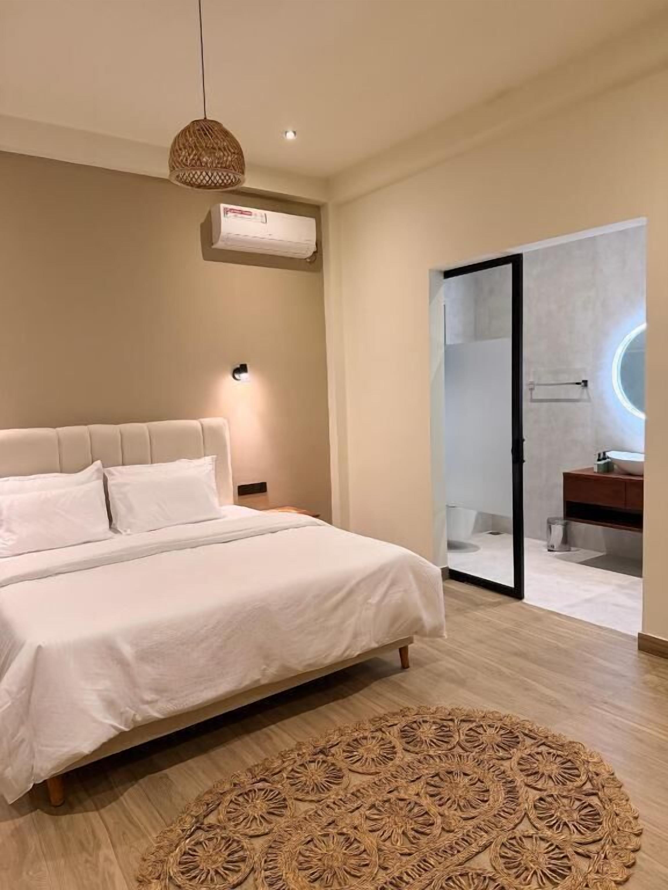 Superior Double Room, Corner | Free WiFi