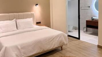Superior Double Room, Corner | Free WiFi